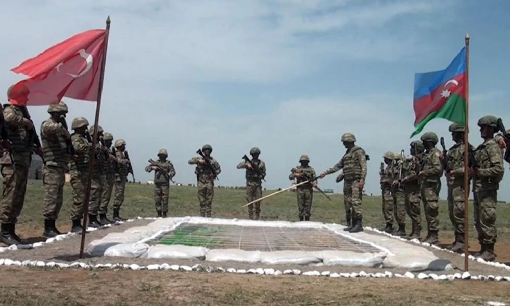 Ενώ Τουρκία-Αζερμπαϊτζάν διεξάγουν στρατιωτικές ασκήσεις στα σύνορα με την Αρμενία η Μόσχα "σφυρίζει" αδιάφορα